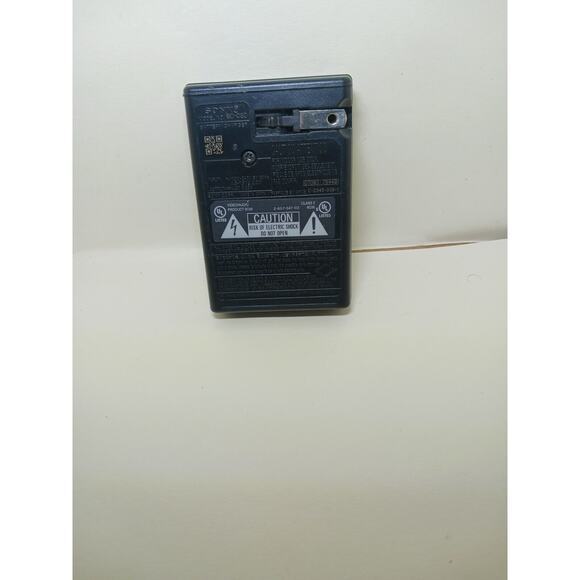 GENUINE SONY MODEL No. BC-CSD Battery Charger - Picture 4 of 6
